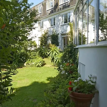 Millbrook House 2*